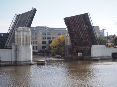 交通:市政府获得拨款重建樱桃街大桥